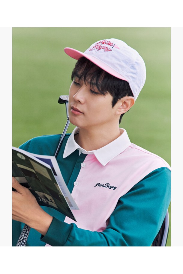 공용 피터보기 나일론 볼캡 핑크(MQ121PCP22)는 캐주얼 및 스포티 스타일을 위한 모자입니다. 골프룩 연출에도 적합하며, 사계절 모두 착용 가능합니다. 나일론, 폴리에스터, 면 혼방 소재로 제작되어 편안한 착용감을 선사합니다. 챙 넓이는 7cm이며, 세미 커브드 챙 디자인에 피터 캐릭터 자수와 레터링이 포인트로 들어가 있습니다. 사이즈 조절 스트랩이 있어 누구나 편안하게 착용할 수 있으며, 온라인 단독 상품입니다.
