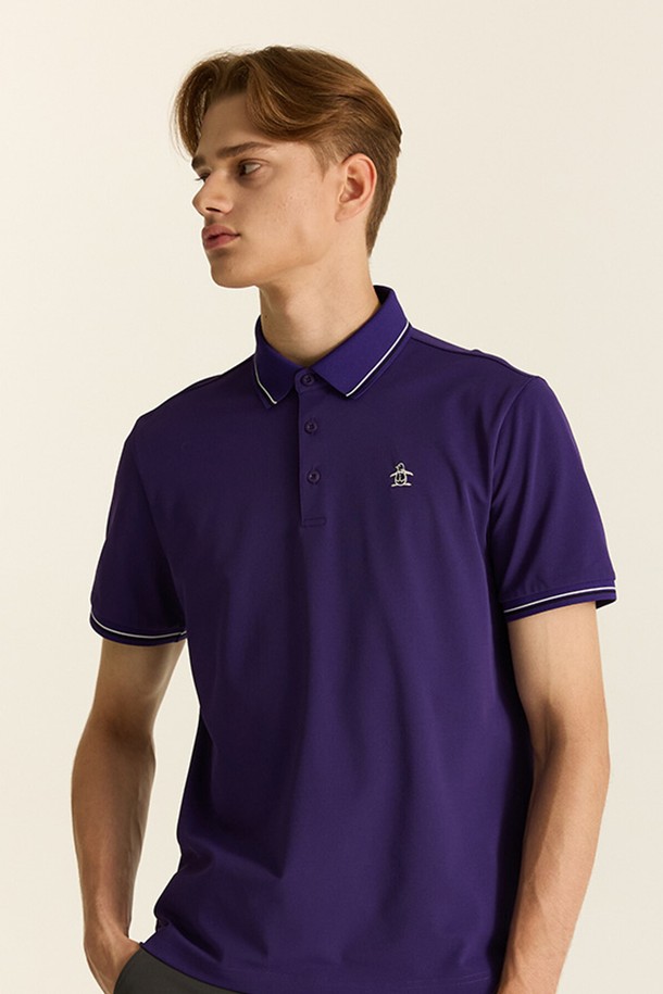 남성용 베이직 반팔 티셔츠(MQ321MTS81)는 부드러운 촉감의 폴리에스터 소재로 제작되어 봄, 여름철 시원하게 착용 가능합니다. 바이올렛 색상과 레귤러핏, 반소매 디자인으로 스포티하면서도 베이직한 스타일을 연출하며, 가벼운 경량 소재와 피케 조직감으로 골프 및 일상생활에서 편안함을 선사합니다. 폴로넥 디자인으로 세련됨을 더했습니다.
