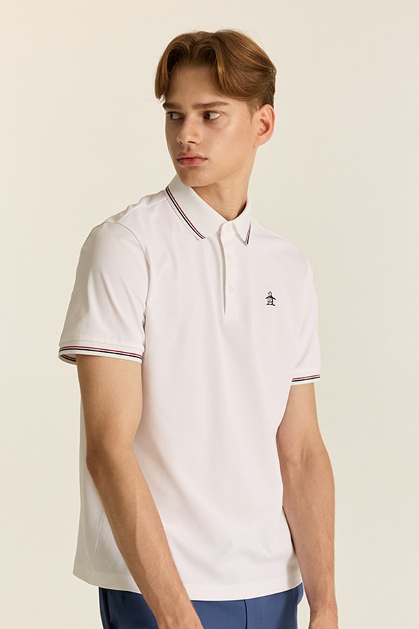 남성용 베이직 반팔 티셔츠 화이트(MQ321MTS81)입니다. 여름철 시원하게 착용할 수 있는 얇은 두께의 폴리에스터 소재로 제작되었으며, 레귤러 핏과 레귤러 기장으로 편안한 착용감을 제공합니다. 무지 디자인에 카라넥 스타일로, 골프 및 일상복으로 활용 가능한 실용적인 제품입니다.
