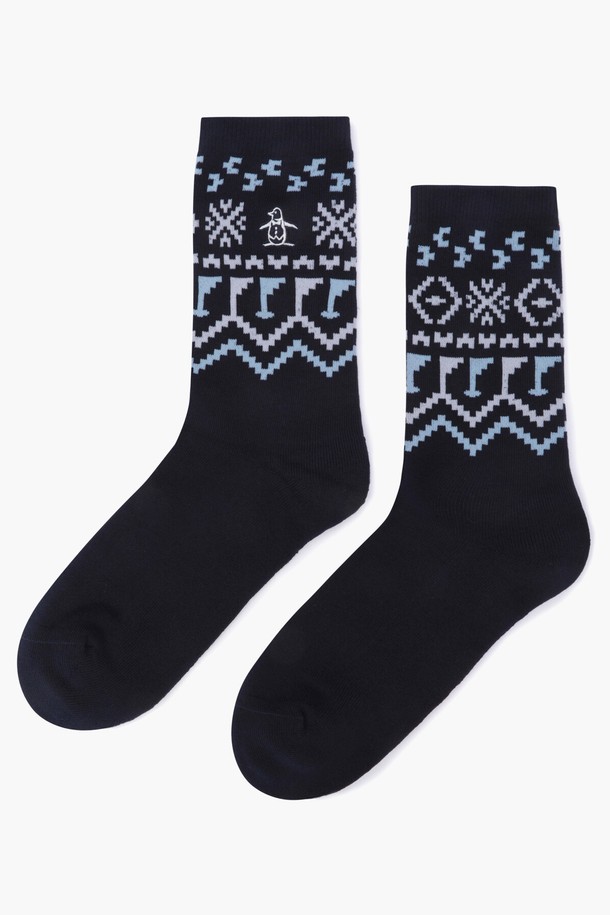 남성용 홀리데이 패턴 삭스 다크네이비(MQ321MSO74)는 면, 나일론, 폴리우레탄 혼방 소재로 제작되어 신축성이 뛰어나 편안한 착용감을 제공합니다. 다크네이비와 블랙 두 가지 색상으로 출시되었으며, 홀리데이 패턴 디자인이 특징인 중목 양말입니다. 발길이 25-27cm, 발목길이 19cm이며, 일상 및 골프 활동에 적합합니다.
