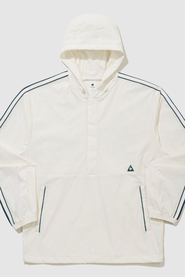 유니 선데이 아노락 홑겹 자켓은 아이보리 컬러의 남녀공용 아노락 자켓으로, 일상 및 스포츠 활동에 적합합니다. 얇고 부드러운 나일론, 폴리우레탄 혼방 소재로 제작되어 봄, 가을 간절기에 착용하기 좋으며, 루즈핏에 집업 방식으로 편안하게 입을 수 있습니다. 후드형 디자인에 선데이 두 줄 포인트와 삼각 로고 디테일을 더하고, 방수 및 방풍 기능으로 실용성을 높였습니다.
