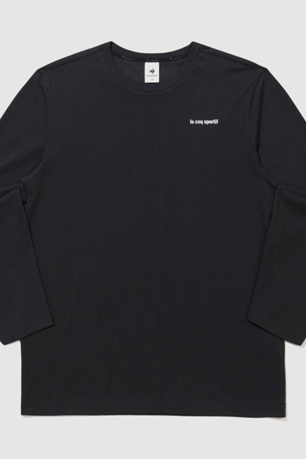 유니 에센셜 레귤러 긴팔 티셔츠 - 블랙(QQ323LRL81)는 남녀 모두 착용 가능한 베이직 스타일의 긴팔 티셔츠입니다. 면과 폴리에스터 혼방 소재로 제작되어 부드러운 촉감과 속건 기능을 제공하며, 사계절 내내 활용 가능합니다. 레귤러 핏에 라운드넥 디자인, 얇은 두께감으로 편안한 착용감을 선사하며, 플로피 로고 포인트와 형태 안정성이 특징입니다.
