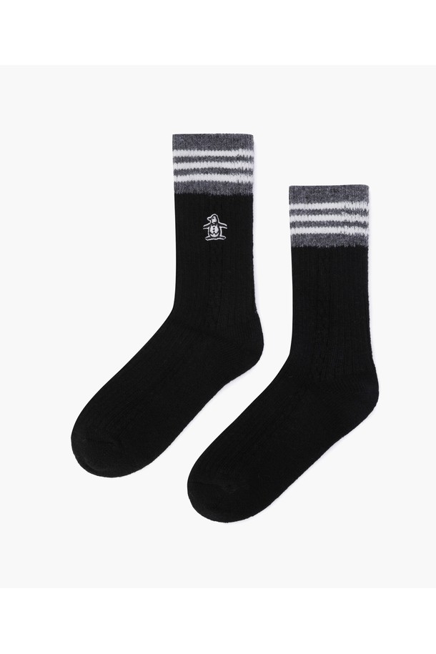 여성용 울 쿼터 삭스 블랙(MQ322LSO81)은 가을/겨울 시즌 골프 활동에 적합한 양말입니다. 부드러운 촉감의 울 소재, 나일론, 폴리우레탄 혼방으로 제작되었으며, 스트라이프 패턴과 과배기 조직감으로 디자인되었습니다. 두꺼운 두께감과 흡습 기능으로 땀이나 습기에도 강하며, 쿼터 길이로 편안하게 착용할 수 있습니다.
