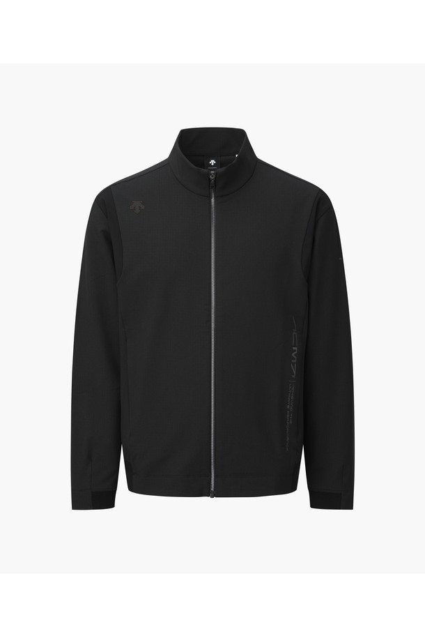 아크먼트(ACMT) 남성 스톰플리스 점퍼 (DQ32MFBL9B)는 겨울철 골프 라운딩과 일상에서 스타일리시하게 연출할 수 있는 남성용 점퍼입니다. 부드러운 촉감의 두꺼운 스톰플리스 소재로 제작되어 보온성이 뛰어나며, 4웨이 스트레치 기능으로 편안한 활동성을 제공합니다. 기모 안감과 소매/밑단 밴딩 디테일이 추운 날씨에도 따뜻하게 몸을 보호해 줍니다. 레귤러핏 디자인과 집업 여밈 방식으로 간편하게 착용 가능하며, 스포티하고 미니멀한 스타일을 연출합니다. 블랙 컬러로 어떤 옷에도 쉽게 매치하여 겨울철 골프룩과 데일리룩을 완성할 수 있습니다.
