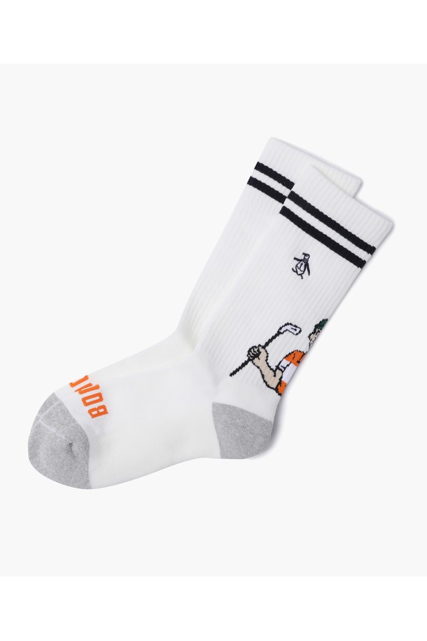 남성 보기맨 크루 삭스(MQ311PSO91)는 골프 및 일상생활에서 스타일리시하게 착용할 수 있는 양말입니다. 화이트 색상에 면, 아크릴, 나일론, 폴리에스터, 폴리우레탄을 혼방하여 제작되었습니다. 발목 부분은 스트라이프 패턴으로 포인트를 주었고, 피터보기 캐릭터 그래픽이 디자인되어 캐주얼하면서도 스포티한 무드를 연출합니다. 중목 길이로 제작되어 편안한 착용감을 제공하며, 골프룩에 매치하기 좋습니다.
