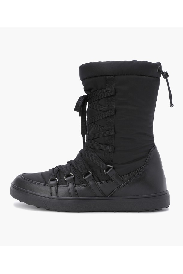 세련된 여성 윈터 부츠(MQ322SSH91)입니다. 블랙 컬러의 라운드 앞코 디자인으로, 일상과 출근룩에 모두 잘 어울립니다. 천연가죽, 폴리에스터, 합성고무를 사용하여 겨울철 방한 기능과 가벼운 착용감을 동시에 제공합니다. 2.5cm 로우힐 굽과 미드컷 탑라인, 레이스업 여밈으로 클래식, 미니멀, 캐주얼 스타일을 연출하기 좋습니다. 무지 패턴의 패딩 부츠로, 안감은 폴리에스터를 사용했습니다.
