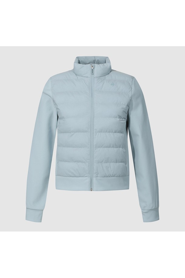 여성 레귤러핏 하이브리드 경량 패딩 재킷 - 민트 QQ422OPDO2는 캐주얼, 스포티, 미니멀한 스타일을 연출하기에 적합합니다. 겨울철에 따뜻하게 착용할 수 있는 두꺼운 두께감의 경량 패딩 재킷으로, 부드러운 촉감과 긴 소매가 특징입니다. 무지 디자인에 하이브리드 및 경량 기능성을 더했으며, 레귤러핏으로 편안한 착용감을 제공합니다. 집업 방식으로 간편하게 여밀 수 있으며, 다양한 일상룩에 활용하기 좋습니다. 나일론, 폴리에스터, 폴리우레탄 혼방 소재로 제작되었습니다.
