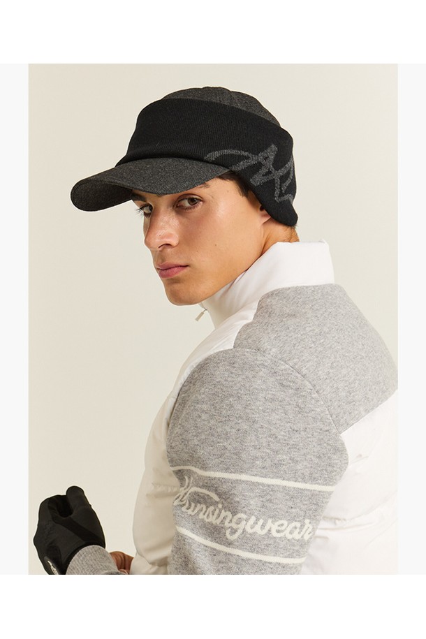 남성 이어 워머 세트 볼캡 차콜그레이 MQ421MCPO1은 겨울철 골프 및 일상생활에서 스타일과 보온성을 동시에 챙길 수 있는 모자입니다. 차콜그레이와 네이비 색상으로 출시되어 다양한 스타일에 매치하기 용이하며, 클래식, 미니멀, 캐주얼 스타일을 연출하기 좋습니다. 폴리에스터, 레이온, 울, 나일론, 캐시미어, 폴리우레탄 등 다양한 소재를 혼방하여 제작되어 부드러운 촉감과 뛰어난 보온성을 제공합니다. 7.5cm의 챙 넓이와 무지 패턴 디자인에 이어 워머가 더해져 추운 날씨에도 따뜻하게 착용할 수 있는 실용적인 제품입니다.
