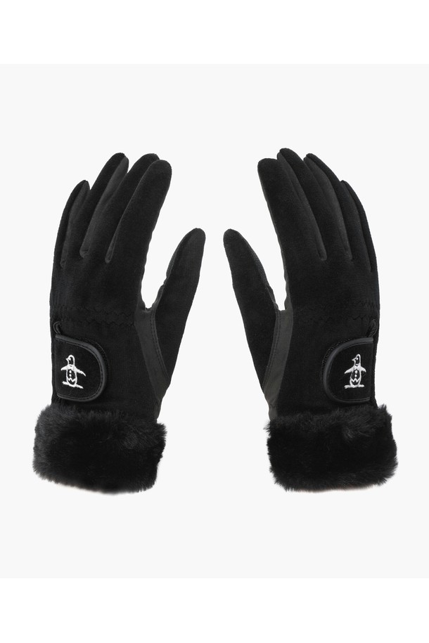 여성 양손 방한 장갑 MQ422LGLO1은 겨울철 라운딩이나 야외 활동 시 따뜻함과 스타일을 동시에 만족시키는 제품입니다. 부드러운 촉감의 합성가죽, 면, 폴리에스터 혼방 소재로 제작되어 뛰어난 보온성을 제공하며, 양손 모두 착용 가능하여 편의성을 높였습니다. 블랙 컬러에 로고 패턴으로 포인트를 주어 클래식, 미니멀, 스포티한 다양한 스타일에 매치하기 용이합니다. 골프룩, 등산룩 등 TPO에 구애받지 않고 폭넓게 활용 가능하며, 두꺼운 두께감으로 추운 날씨에도 따뜻하게 손을 보호해 줍니다. 기능성과 디자인을 모두 갖춘 여성 방한 장갑을 경험해 보세요.
