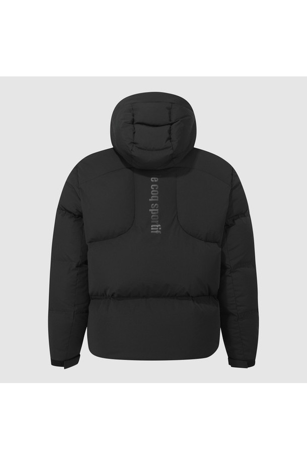 유니 레귤러핏 벤쳐 구스 숏다운자켓 - 블랙 QQ423EDJN1은 남녀 모두 착용 가능한 유니섹스 스타일의 다운자켓입니다. 캐주얼 및 스포티한 무드를 연출하며, 일상생활에서 편안하게 착용하기 좋습니다. 겨울철 보온성을 책임지는 두꺼운 두께감의 구스다운 충전재와 가볍고 부드러운 나일론, 폴리우레탄 혼방 소재로 제작되었습니다. 무지 디자인에 지퍼형 여밈 방식으로 간결함을 더했으며, 숏 기장과 레귤러핏으로 활동성을 높였습니다. 블랙, 그레이 블루, 오프 화이트 세 가지 컬러 옵션으로 만나보세요.
