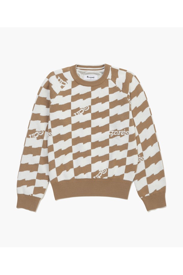 여성 플래그 패턴 부클 방풍 스웨터 _BEGE GQ422LKPO2는 골프 및 스포츠 활동에 적합한 스포티한 스타일의 스웨터입니다. 베이지 컬러에 플래그 및 체크 패턴이 적용되었으며, 부드러운 촉감의 부클 소재로 제작되어 따뜻함을 선사합니다. 라운드넥, 긴소매, 레귤러핏 디자인으로 편안한 착용감을 제공하며, 두꺼운 두께감과 방풍 기능으로 가을, 겨울철에도 따뜻하게 입을 수 있습니다. 안감은 나일론으로 마감되었습니다.
