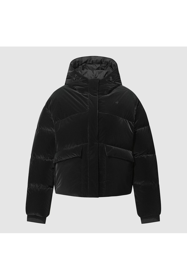 여성 네쥬 루즈핏 후드 다운 자켓 - 블랙 QQ422ODJO3는 겨울철 따뜻함과 스타일을 동시에 만족시키는 캐주얼 아우터입니다. 루즈핏으로 편안한 착용감을 제공하며, 블랙, 아이보리, 퍼플 세 가지 색상으로 만나볼 수 있습니다. RDS 인증 다운 충전재와 방풍, 발수 기능으로 혹독한 추위에도 끄떡없습니다. 일상, 산책, 집콕 등 다양한 TPO에 활용 가능하며, 미니멀하고 클래식한 스타일을 연출하기 좋습니다. 두꺼운 두께감과 부드러운 촉감으로 포근함을 더했습니다.
