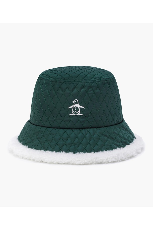 여성 패디드 퀼팅 버킷햇 딥그린 MQ422LCPO6는 겨울철 라운딩을 위한 클래식하고 캐주얼한 스타일의 모자입니다. 7.5cm 챙 넓이로 햇빛을 효과적으로 가려주며, 딥그린 컬러와 퀼팅 패턴이 고급스러운 분위기를 더합니다. 보온성을 높여주는 두꺼운 폴리에스터 소재와 패딩, 퍼 디테일 마감으로 추운 날씨에도 따뜻하게 착용할 수 있습니다. 골프룩에 포인트 아이템으로 활용하여 스타일리시함을 연출해보세요.
