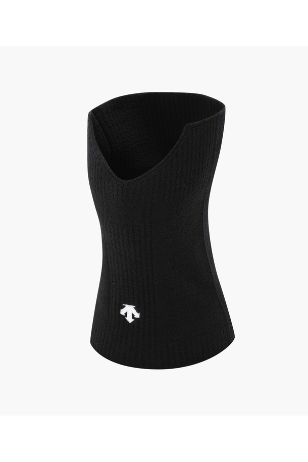 남녀공용 탁텔(Tactel) V넥 워머 DQ42MFWMO4는 겨울철 보온성을 책임지는 베이직 스타일의 넥워머입니다. 부드러운 촉감의 폴리에스터와 폴리우레탄 혼방 소재로 제작되어 편안한 착용감을 선사합니다. 심리스 기법과 U자라인 쉐입으로 디자인되어 활동성을 높였으며, 두꺼운 두께로 뛰어난 보온 기능을 제공합니다. 미니멀, 캐주얼, 클래식 등 어떤 스타일에도 잘 어울리며, 일상, 산책, 여행 등 다양한 TPO에 활용 가능합니다. 무지 디자인에 BLKG, CHAG, IVYG, MLGG 4가지 색상으로 출시되어 폭넓은 선택이 가능합니다.
