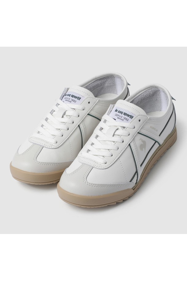 포폴라 클래식 PRM V2 - 화이트 QR123LSN12는 여성스러운 스타일을 완성하는 여성 운동화입니다. 부드러운 착화감과 쿠션감으로 편안함을 제공하며, 일상 및 산책룩에 적합합니다. 화이트 및 실버 컬러, 에펠탑 라인 패턴이 특징이며, 천연가죽, 합성가죽, 파일론 소재로 제작되었습니다. 2.2cm 플랫 굽에 레이스업 방식으로, 면과 합성가죽 안감으로 마감되어 장시간 착용에도 무리가 없습니다. 캐주얼, 미니멀, 클래식 스타일에 잘 어울리는 디자인입니다.
