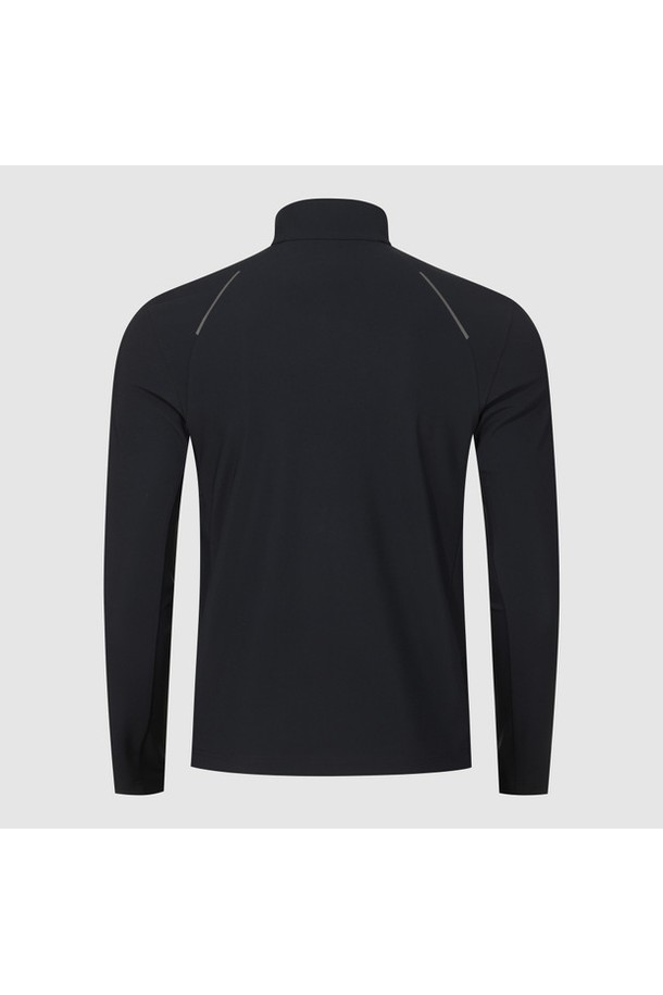 유니 트리코트 본딩 스탠넥 트랙탑 - 블랙 QR123EFT11은 남녀공용으로 제작된 스포티하고 베이직한 스타일의 아우터입니다. 봄, 가을에 적합하며, 일상 및 운동 시 모두 활용 가능합니다. 블랙 컬러의 무지 디자인에 로고 디테일이 더해졌으며, 레귤러 핏으로 편안하게 착용할 수 있습니다. 폴리에스테르, 나일론, 폴리우레탄 혼방 소재에 트리코트 본딩 처리를 하여 신축성과 보온성을 높였습니다. 스탠넥 디자인과 긴 소매, 집업 여밈 방식으로 활동성을 더했습니다.
