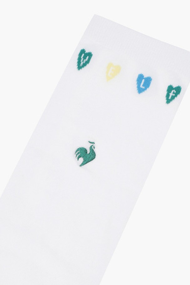 여성 하트자카드 니삭스 (GQ122LKS12)는 스포티하면서도 걸리시한 스타일을 연출하는 골프룩에 적합한 니삭스입니다. 핑크(PINK)와 퓨어그레이(PUGR) 두 가지 색상으로 제공되며, 면, 나일론, 폴리우레탄, 폴리에스터 혼방 소재로 제작되어 편안한 착용감을 선사합니다. 발길이 23~25cm, 발목길이 35cm로 제작되었으며, 하트자카드 패턴이 돋보입니다. 제조는 데상트코리아에서 한국에서 생산되었습니다.
