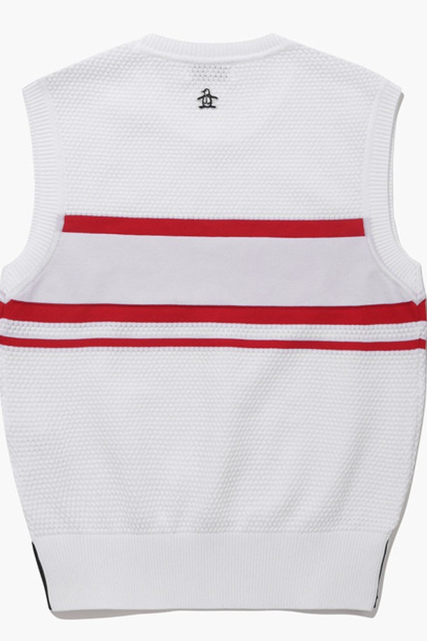 여성 썸머 니트 베스트 화이트(MQ222LKV42)는 여름 시즌에 시원하게 착용할 수 있는 여성용 니트 베스트입니다. 폴리에스터 소재로 제작되어 가볍고 얇은 두께감으로 편안한 착용감을 선사합니다. 라운드넥에 민소매 디자인으로 활동성을 높였으며, 스포티하면서도 캐주얼한 스트라이프 패턴이 돋보입니다. 골프 및 일상복으로 활용 가능하며, 레귤러 핏으로 안정적인 핏을 제공합니다. 특히 골프웨어 스타일로 디자인되어 필드 위에서도 스타일리시함을 놓치지 않습니다.
