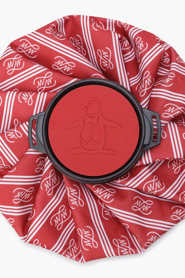 공용 패턴 얼음 주머니(MQ121MET32)는 시원함을 선사하는 냉감 기능의 얼음 주머니입니다. RRED 컬러의 폴리에스터, 폴리스타이렌 소재로 제작되었으며, 25x25cm 사이즈에 다양한 패턴이 적용되었습니다. 2025년 1월에 출시된 이 제품은 얼음 주머니 1개로 구성되어 있습니다. 오염, 수분, 땀 등에 의해 변색이나 형태 변형이 있을 수 있으니 주의하여 사용하십시오. 중국에서 제조되었습니다.
