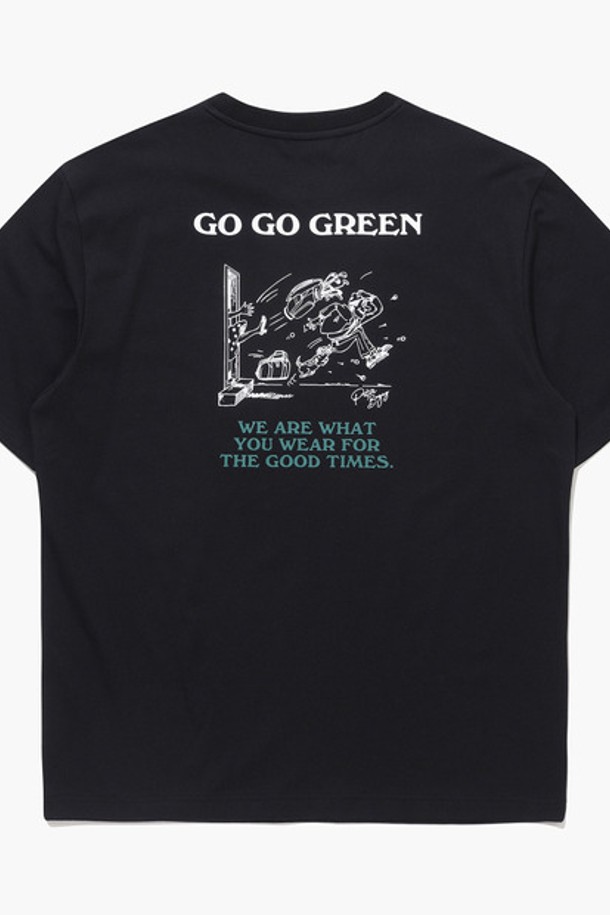 온라인 단독으로 선보이는 공용 피터보기 라운드 티셔츠 블랙(MQ121PTS32)입니다. 면과 폴리에스터 혼방 소재로 제작되어 부드러운 착용감과 쾌적함을 제공하며, 봄, 여름 시즌에 적합합니다. 라운드넥과 레귤러핏으로 디자인되어 편안한 활동성을 보장하며, 데일리룩은 물론 골프룩으로도 활용 가능합니다. 심플한 무지 디자인에 블랙, 다크그레이, 화이트 세 가지 색상으로 출시되어 다양한 스타일을 연출할 수 있습니다. 스포티하면서도 미니멀한 감각을 더해주는 아이템입니다.
