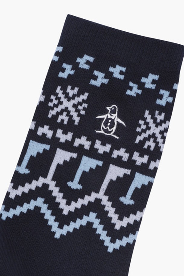 남성용 홀리데이 패턴 삭스 다크네이비(MQ321MSO74)는 면, 나일론, 폴리우레탄 혼방 소재로 제작되어 신축성이 뛰어나 편안한 착용감을 제공합니다. 다크네이비와 블랙 두 가지 색상으로 출시되었으며, 홀리데이 패턴 디자인이 특징인 중목 양말입니다. 발길이 25-27cm, 발목길이 19cm이며, 일상 및 골프 활동에 적합합니다.
