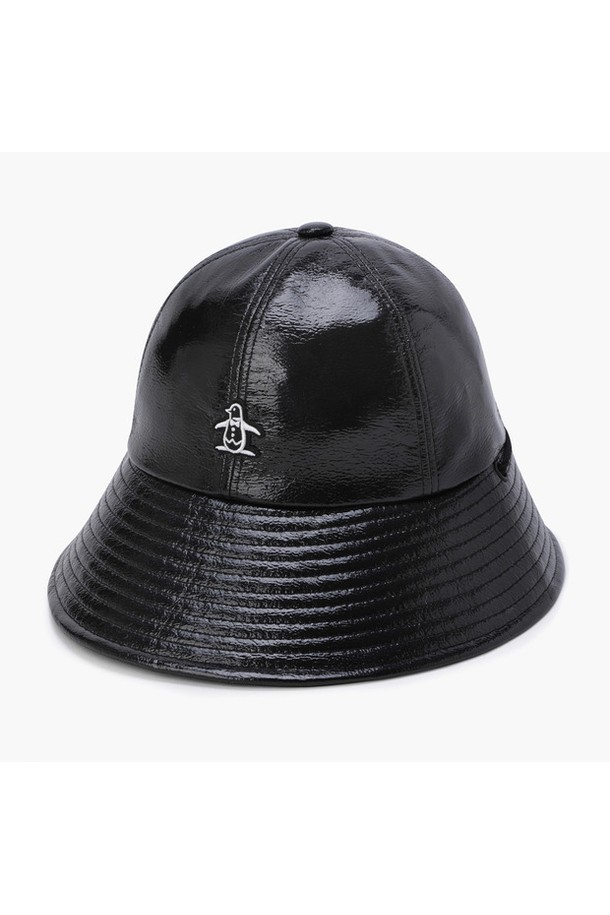 세련된 여성의 스타일을 완성해 줄 '여성 샤이니 비건레더 버킷햇 블랙(MQ322LCP81)'입니다. 부드러운 촉감의 비건 레더 소재와 은은한 광택감이 돋보이며, 모던한 무드의 블랙 컬러가 어떤 룩에도 잘 어울립니다. 9cm의 챙 넓이로 햇빛을 효과적으로 가려주며, 사이즈 조절 가능한 끈이 있어 편안한 착용감을 선사합니다. 미니멀, 클래식, 캐주얼 스타일 모두 소화 가능하며, 특히 골프룩에 세련된 포인트를 더해줍니다.
