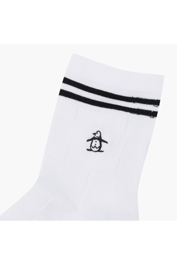 남성용 체커블럭 패턴 삭스 화이트(MQ311MSO82)는 스포티하면서도 캐주얼한 스타일의 양말입니다. 화이트와 블랙 컬러의 체크 패턴이 돋보이며, 면, 아크릴, 나일론, 폴리에스터, 폴리우레탄 혼방 소재로 제작되어 사계절 내내 착용 가능합니다. 중목 길이로 제작되었으며, 통기성이 뛰어나 쾌적한 착용감을 제공합니다. 골프룩에 특히 잘 어울리며, 정품 인증 제품입니다.
