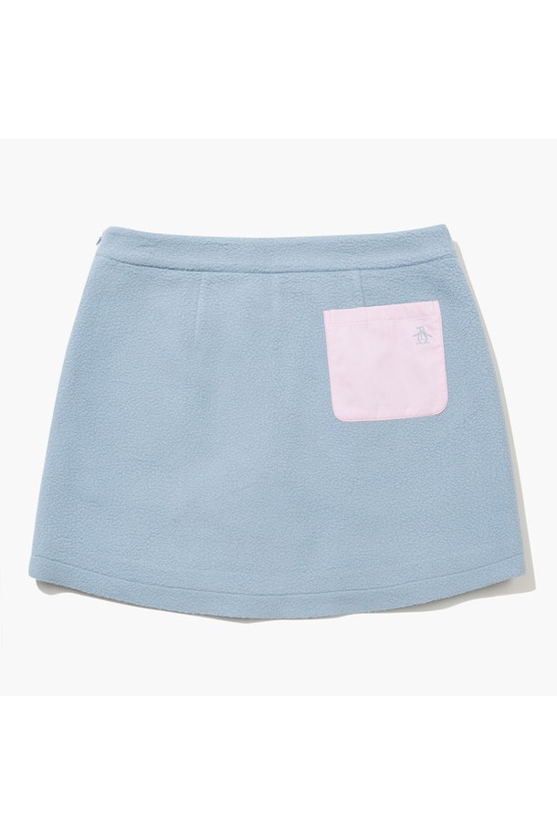 여성 플리스 스커트 라이트블루 MQ422PSKO2는 가을, 겨울 시즌에 따뜻하게 착용 가능한 플리스 스커트입니다. 골프 및 일상복으로 활용 가능하며, 스포티, 캐주얼, 미니멀 스타일을 모두 소화합니다. 부드러운 촉감의 폴리에스터, 나일론, 폴리우레탄 혼방 소재로 제작되었으며, A라인 핏에 두꺼운 두께감으로 보온성을 높였습니다. 라이트 블루 컬러에 무지 디자인, 사이드 라인 디테일이 특징이며, 미니스커트 타입으로 레귤러 핏을 제공합니다.
