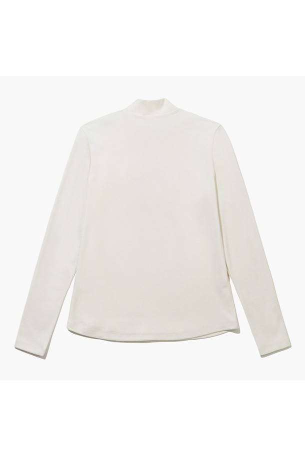 여성 모크넥 원포인트 이너 티셔츠 아이보리 MQ422LINO1은 부드러운 촉감의 레귤러핏 이너 티셔츠입니다. 아크릴, 레이온, 나일론, 폴리우레탄 혼방 소재로 제작되어 사계절 내내 착용 가능하며, 얇은 두께감으로 편안함을 더합니다. 베이직한 스타일의 디자인에 원포인트 패턴으로 포인트를 주어 골프룩 또는 일상복으로 활용하기 좋습니다. 모크넥 디자인과 긴 소매 기장이 특징이며, 안감은 폴리에스터로 마감되었습니다. 미니멀, 클래식, 캐주얼 스타일을 즐겨 입는 여성분들께 추천합니다.
