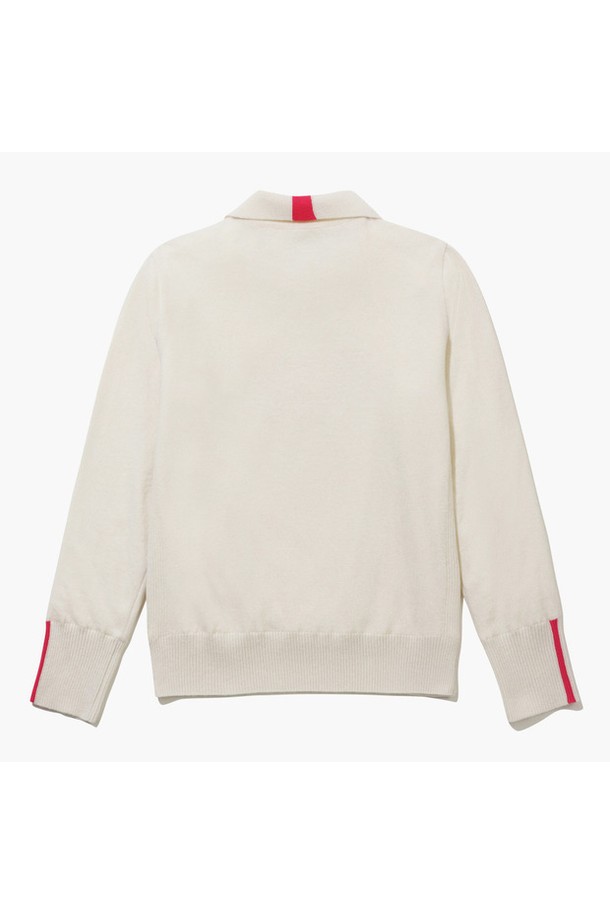 여성 카라 방풍 스웨터 화이트 MQ422LSWO1는 골프 및 일상생활에서 스포티하고 캐주얼한 스타일을 연출할 수 있는 크롭 기장의 스웨터입니다. 봄, 가을 시즌에 적합하며, 부드러운 촉감과 보통 두께감으로 편안한 착용감을 선사합니다. 모, 나일론, 폴리에스테르 혼방 소재로 제작되어 방풍 기능을 갖춰 야외 활동 시에도 쾌적함을 유지합니다. 깔끔한 무지 디자인에 카라 디테일이 더해져 미니멀하면서도 세련된 골프룩을 완성합니다. 안감 처리가 되어 있어 더욱 안정적인 착용감을 제공합니다.
