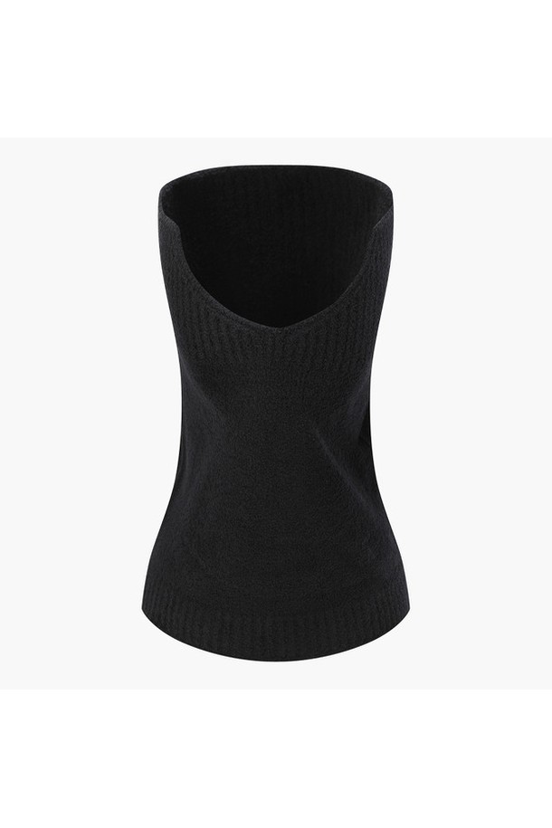 공용 탁텔 넥워머 블랙 MQ423MWMO3는 부드러운 촉감과 뛰어난 보온성을 제공하는 겨울철 필수 아이템입니다. 폴리에스터와 폴리우레탄 혼방 소재로 제작되어 신축성이 뛰어나 편안한 착용감을 선사합니다. 무지 디자인의 블랙 컬러로, 캐주얼, 미니멀, 스포티 등 다양한 스타일의 산책룩에 매치하기 좋습니다. 두꺼운 두께감으로 추운 날씨에도 따뜻하게 몸을 보호해주며, 일상 및 스포츠 활동 시에도 활용 가능합니다. 남녀 구분 없이 착용 가능한 공용 제품으로, 활용도가 높습니다.
