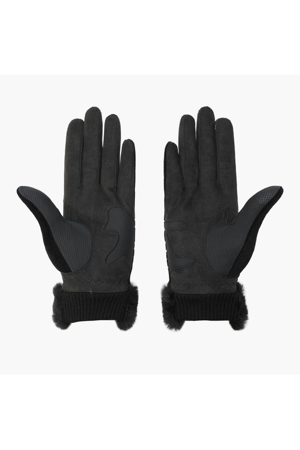 여성 양손 방한 장갑 MQ422LGLO1은 겨울철 라운딩이나 야외 활동 시 따뜻함과 스타일을 동시에 만족시키는 제품입니다. 부드러운 촉감의 합성가죽, 면, 폴리에스터 혼방 소재로 제작되어 뛰어난 보온성을 제공하며, 양손 모두 착용 가능하여 편의성을 높였습니다. 블랙 컬러에 로고 패턴으로 포인트를 주어 클래식, 미니멀, 스포티한 다양한 스타일에 매치하기 용이합니다. 골프룩, 등산룩 등 TPO에 구애받지 않고 폭넓게 활용 가능하며, 두꺼운 두께감으로 추운 날씨에도 따뜻하게 손을 보호해 줍니다. 기능성과 디자인을 모두 갖춘 여성 방한 장갑을 경험해 보세요.
