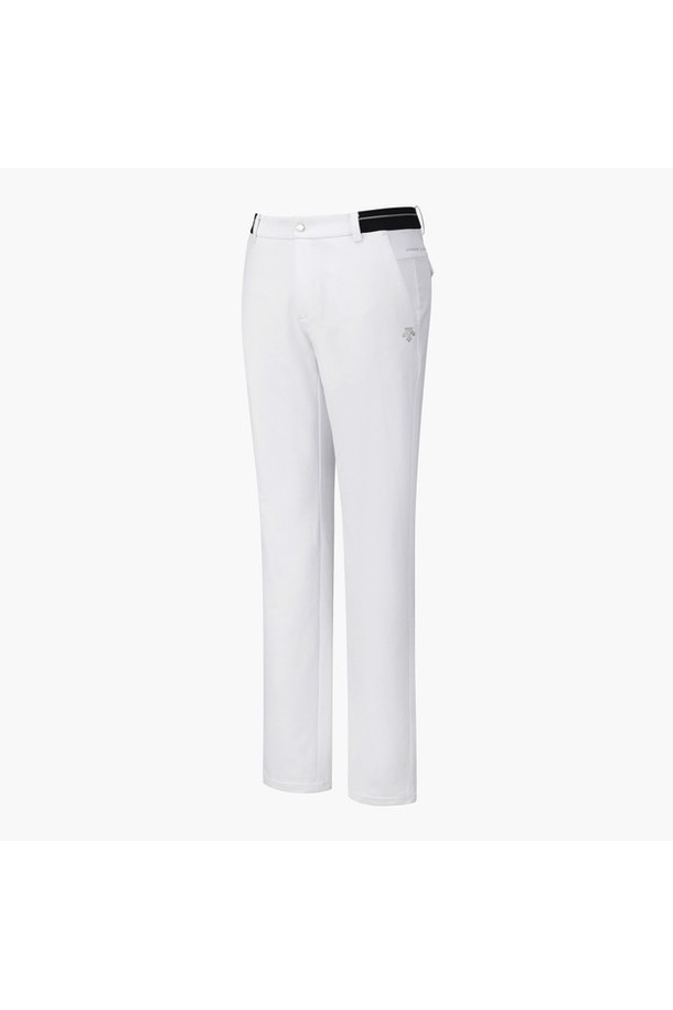 남성 슬림핏 기모 팬츠 DQ42MFPTO3는 겨울철 라운딩과 일상에서 스타일리시하게 활용 가능한 골프 팬츠입니다. 부드러운 촉감의 나일론, 폴리우레탄 혼방 소재에 기모 안감을 더하여 보온성을 높였습니다. 슬림핏 디자인으로 활동성을 높였으며, 베이직한 디자인과 무지 패턴으로 다양한 골프룩, 캐주얼, 클래식 스타일을 연출할 수 있습니다. 블랙, 그레이, 아이보리 세 가지 컬러로 출시되어 취향에 맞는 색상을 선택할 수 있습니다. E밴딩 처리로 편안한 착용감을 제공합니다.
