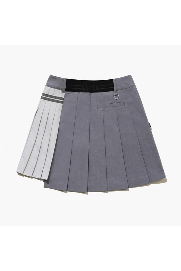 여성 배색 플리츠 스커트 MGRY GQ422LSKO1는 스포티한 무드의 여성 골프웨어입니다. MGRY (먹색)와 BEGE (베이지) 두 가지 색상으로 출시되었으며, 봄, 여름 시즌에 적합합니다. 폴리에스터, 레이온, 폴리우레탄 혼방의 플리츠 소재로 제작되어 활동성과 편안함을 제공합니다. 안감이 있어 비침 걱정 없이 착용 가능하며, 배색 디자인으로 포인트를 더했습니다. 골프룩, 미니멀 스타일을 즐기는 여성에게 추천합니다.
