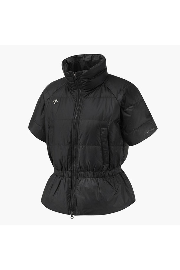 아크먼트(ACMT) 여성 헝가리구스 반팔 다운 DQ42WFDJO1은 골프 및 일상용으로 활용 가능한 여성용 다운 재킷입니다. 슬림핏으로 디자인되었으며, 블랙과 아이보리 두 가지 색상으로 제공됩니다. 겨울철에 적합하며, 광택감 있는 원단과 등판 플리츠 디테일이 스포티한 무드를 더합니다. 헝가리 구스다운 충전재를 사용하여 가볍고 따뜻하며, 허리 밴딩과 집업 여밈 방식으로 편안한 착용감을 선사합니다. 크롭 기장의 반소매 디자인으로 활동성을 높였습니다.
