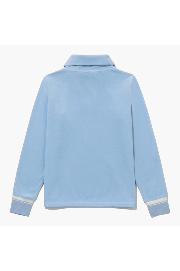 여성 세일러 카라 반집업 티셔츠 라이트블루 MQ422LTLO1은 봄, 여름 시즌에 골프 및 일상에서 활용하기 좋은 상의입니다. 라이트블루 컬러에 세일러 카라 디자인과 반집업 스타일이 특징이며, 스포티하면서도 캐주얼한 분위기를 연출합니다. 면, 폴리에스터, 아크릴, 울, 스판덱스 혼방 소재로 제작되어 부드러운 촉감을 선사하며, 얇은 두께로 시원하게 착용할 수 있습니다. 레귤러핏에 긴 소매 기장, 크롭 기장으로 활동적인 스타일을 완성합니다. 골프룩으로도 손색없는 디자인입니다.
