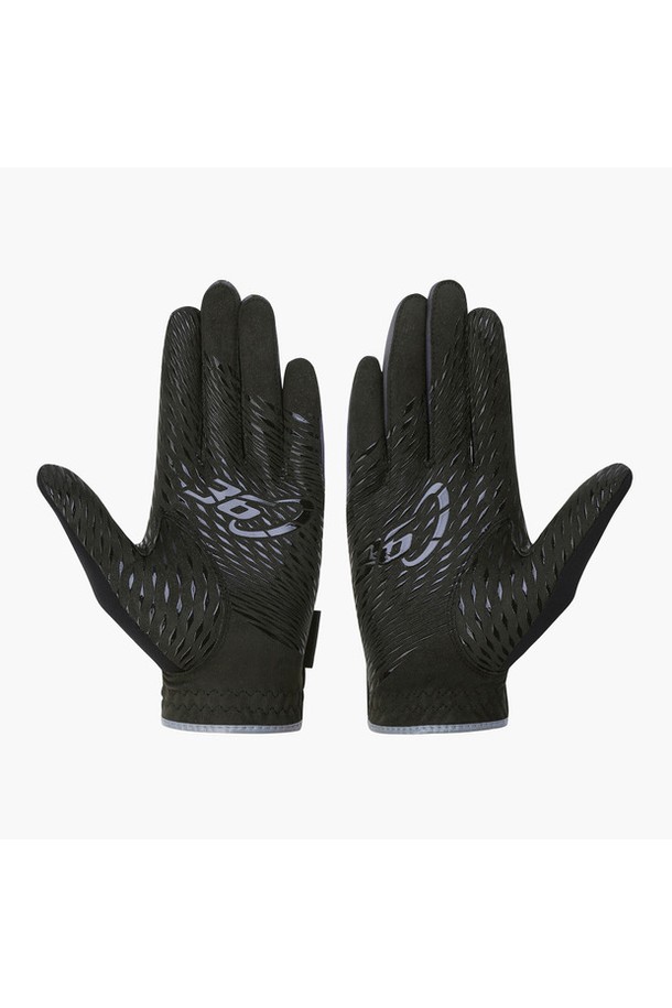 아크먼트(ACMT) 남성 360 그립 플리스 방한 양손 장갑 DQ42MFGLO1은 골프룩을 위한 스포티하고 미니멀한 디자인의 남성용 장갑입니다. 겨울철 방한을 위해 두꺼운 두께로 제작되었으며, 합성가죽, 폴리에스터, 폴리우레탄, 플리스 소재를 사용하여 보온성을 높였습니다. 360도 패턴과 논슬립 실리콘 처리가 되어 있어 뛰어난 그립감을 제공하며, 손바닥 미끄럼 방지 기능으로 안정적인 사용이 가능합니다. 블랙(BLKG) 컬러로 어떤 골프 의상에도 잘 어울립니다.
