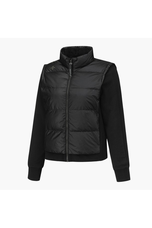 여성 스피릿 하이브리드 다운 점퍼 DQ42WFKOO2는 겨울철 라운딩과 일상에서 모두 활용 가능한 여성 다운점퍼입니다. 스포티한 스타일과 미니멀한 디자인으로, 무지 패턴에 블랙(BLKG)과 아이보리(IVYG) 두 가지 컬러 옵션을 제공합니다. 가볍고 따뜻한 구스다운 90:10 충전재와 하이브리드 다운으로 보온성을 높였으며, 부드러운 촉감의 나일론, 레이온, 폴리에스터 혼방 소재를 사용하여 편안한 착용감을 선사합니다. 집업 스타일의 레귤러핏으로 활동성을 더했으며, 긴 소매 기장과 두꺼운 두께감으로 추운 날씨에도 따뜻하게 몸을 보호해 줍니다.
