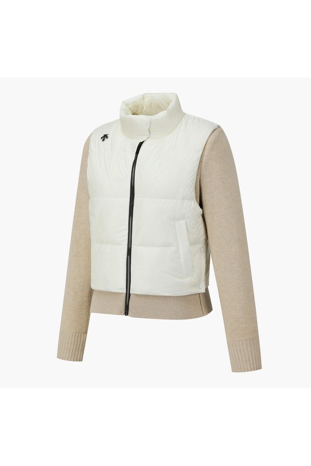 여성 하이브리드 다운 점퍼 DQ42WFKOO1은 골프 및 일상용으로 모두 활용 가능한 스포티한 스타일의 겨울 점퍼입니다. IVYG, LBLG 두 가지 색상으로 제공되며, 울 혼방 소매와 구스다운 충전재, 등판 터널 구조를 갖춰 보온성을 높였습니다. 부드러운 촉감의 나일론, 모, 폴리우레탄, 폴리에스터, 거위 솜털, 거위 깃털 혼방 소재로 제작되었으며, 두꺼운 두께감의 레귤러핏 크롭 기장의 집업 스타일입니다. 미니멀하고 클래식한 디자인으로 어떤 골프룩에도 잘 어울립니다.
