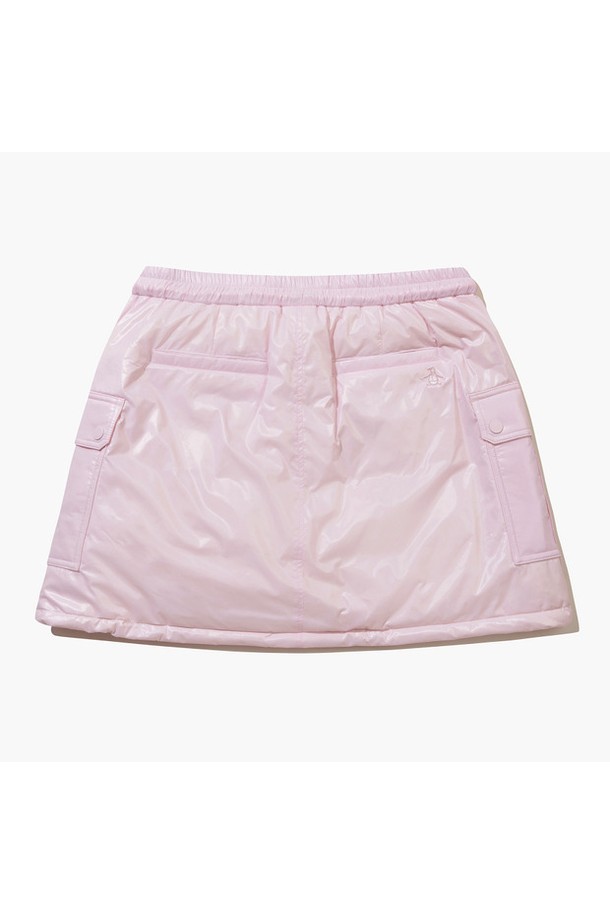 여성 푸퍼 셋업 스커트 라이트핑크 MQ422PSKO1은 겨울철 골프 및 스포츠 활동에 적합한 스포티 스타일의 푸퍼 스커트입니다. 라이트핑크 색상에 A라인 핏으로 여성스러운 실루엣을 연출하며, 부드러운 촉감의 나일론, 폴리에스터, 오리솜털, 오리깃털 혼방 소재로 제작되어 보온성을 높였습니다. 두꺼운 두께감의 패딩 안감과 밴딩, 투웨이 지퍼 디테일로 편안함과 활동성을 더했습니다. 미니멀하고 캐주얼한 디자인으로 다양한 골프룩에 활용하기 좋습니다.
