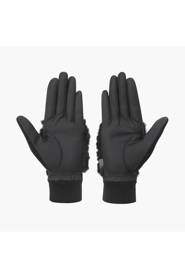 블랙과 베이지 컬러로 구성된 여성용 기모 퍼 양손 장갑입니다. 골프룩에 어울리는 클래식하고 미니멀한 디자인으로, 겨울철 보온성을 높여주는 기모 안감이 특징입니다. 합성가죽, 폴리에스터, 나일론, 아크릴, 레이온, 폴리우레탄 등 다양한 소재를 사용하여 제작되었으며, 손등 부분에 퍼 장식이 포인트를 더합니다. 추운 날씨에도 따뜻하고 스타일리시하게 골프를 즐길 수 있는 필수 아이템입니다. 양손 모두 착용 가능한 디자인으로 실용성을 높였습니다.
