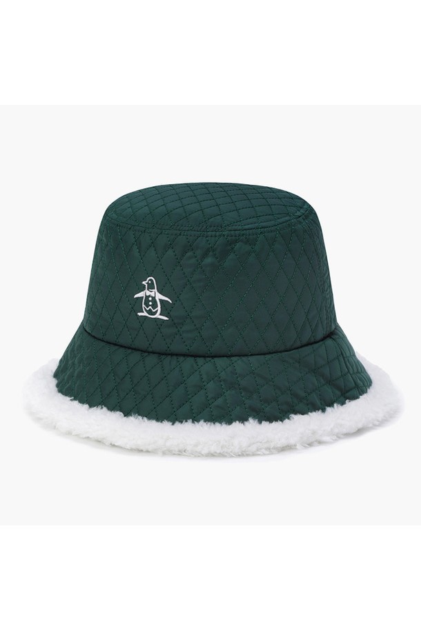 여성 패디드 퀼팅 버킷햇 딥그린 MQ422LCPO6는 겨울철 라운딩을 위한 클래식하고 캐주얼한 스타일의 모자입니다. 7.5cm 챙 넓이로 햇빛을 효과적으로 가려주며, 딥그린 컬러와 퀼팅 패턴이 고급스러운 분위기를 더합니다. 보온성을 높여주는 두꺼운 폴리에스터 소재와 패딩, 퍼 디테일 마감으로 추운 날씨에도 따뜻하게 착용할 수 있습니다. 골프룩에 포인트 아이템으로 활용하여 스타일리시함을 연출해보세요.
