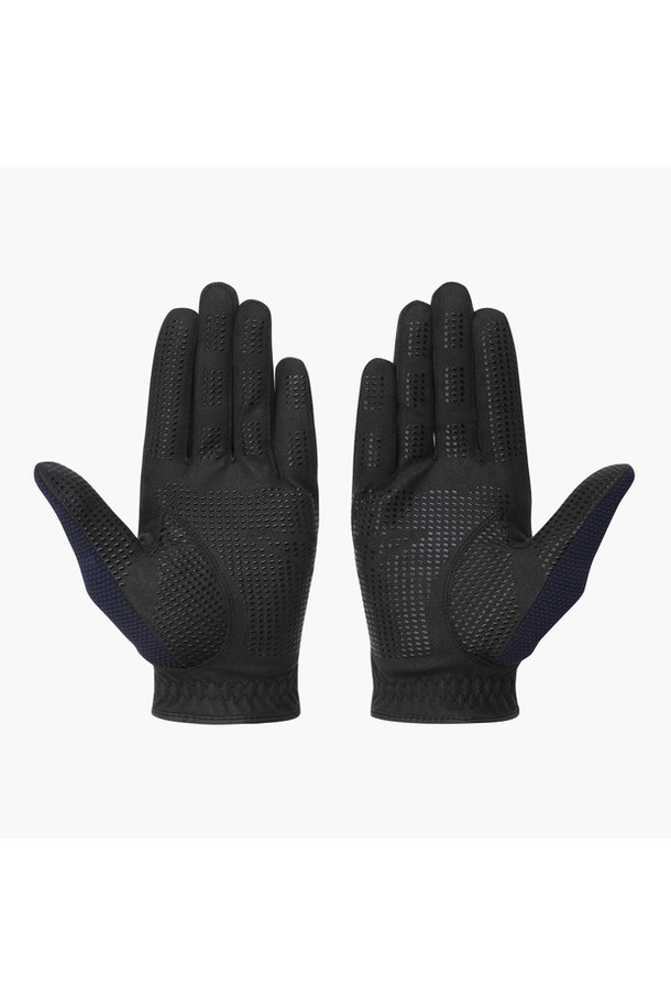 아크먼트(ACMT) 남성 360 그립 저지 방한 양손 장갑 DQ42MFGLO2는 남성용 장갑으로, 겨울철 골프 라운딩 및 데일리룩에 적합합니다. 360도 입체 패턴과 논슬립 실리콘 처리가 적용되어 뛰어난 그립감과 미끄럼 방지 기능을 제공합니다. 저지 소재와 폴리에스터, 폴리우레탄, 합성가죽 등의 혼용으로 보온성을 높였으며, 블랙(BLKG)과 네이비(NAVG) 두 가지 색상으로 출시되었습니다. 클래식, 미니멀, 스포티한 스타일 연출에 용이하며, 방한 기능으로 추운 날씨에도 따뜻하게 착용할 수 있습니다.
