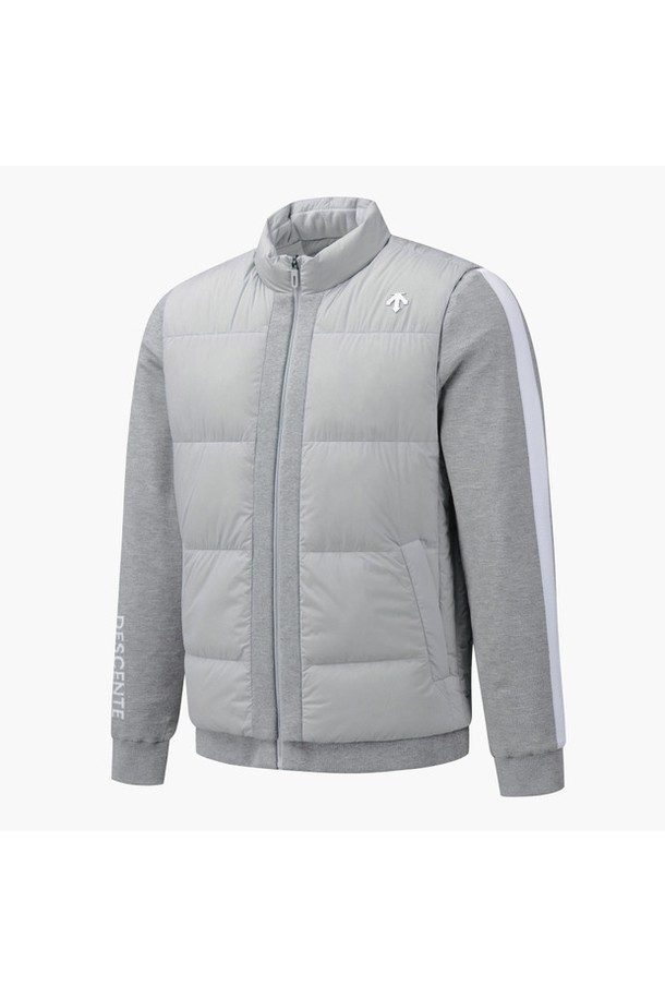 남성 니트 하이브리드 점퍼 DP42MFKOOA는 겨울철 스포츠 활동과 일상에서 모두 활용 가능한 남성용 점퍼입니다. 스포티한 스타일과 미니멀한 디자인으로, 무지 패턴의 레귤러핏을 제공합니다. 부드러운 촉감의 나일론, 레이온, 폴리에스터, 폴리우레탄 혼방 소재로 제작되어 편안한 착용감을 선사합니다. 집업 스타일의 하이브리드 코트 타입으로, 긴 소매 기장과 두꺼운 두께, 보온 기능을 갖춰 추운 날씨에도 따뜻하게 몸을 보호합니다. 특히 골프룩으로 활용하기에 적합하며, 오리솜털과 오리깃털 충전재로 뛰어난 보온성을 자랑합니다.
