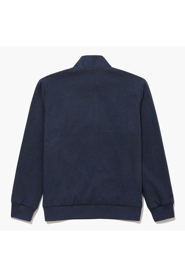 남성 방풍 기모 티셔츠 데님블루 MQ421MTLN1은 가을, 겨울 시즌에 골프 및 일상에서 활용하기 좋은 상의입니다. 데님블루 컬러의 무지 디자인으로, 스포티, 클래식, 미니멀 스타일을 연출할 수 있습니다. 레귤러핏에 하프넥, 긴소매 기장으로 제작되었으며, 두꺼운 두께감과 부드러운 촉감의 기모 안감으로 보온성을 높였습니다. 방풍 기능과 뛰어난 착용감으로 골프웨어는 물론, 다양한 TPO에 활용하기 좋습니다. 폴리에스터, 면, 폴리우레탄, 아크릴, 울 등 다양한 소재를 사용하여 제작되었습니다.
