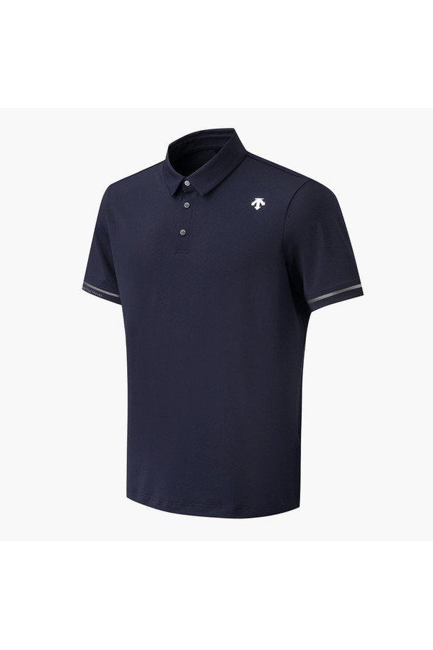 남성용 피케 반팔 티셔츠 (DP22MFTS4G)는 시원한 여름철, 스포티하고 베이직한 스타일을 연출하기에 적합합니다. 흡습, 속건 기능의 폴리에스터, 나일론, 폴리우레탄 혼방 소재로 제작되어 쾌적한 착용감을 선사합니다. 깔끔한 무지 디자인과 레귤러핏으로 어떤 하의에도 잘 어울리며, 카라넥과 반소매 기장이 세련된 느낌을 더합니다. 골프 및 일상생활에서 모두 활용 가능한 활용도 높은 아이템으로, 골프룩 연출에도 용이합니다.
