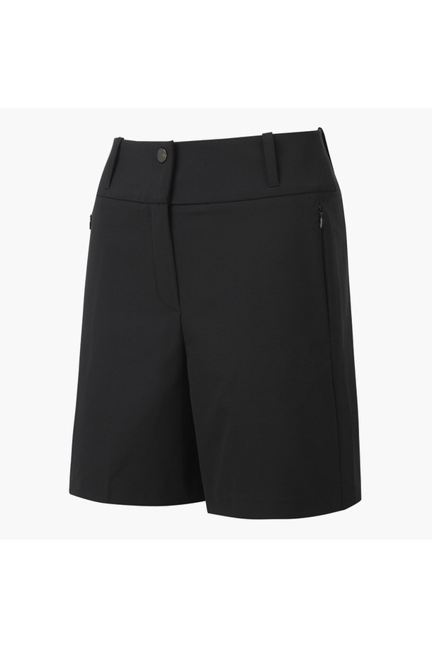 여성 골프 활동에 적합한 베이직 하프 팬츠 (DP12WFSP3A)입니다. 여름 시즌에 시원하게 착용할 수 있으며, 나일론과 폴리우레탄 혼방 소재로 제작되어 편안한 착용감을 제공합니다. 블랙그린(BLKG)과 블랙화이트(BWTG) 두 가지 색상으로 출시되어 다양한 골프룩, 휴가룩, 여름 바캉스룩을 연출할 수 있습니다. 캐주얼, 미니멀, 스포티한 스타일을 선호하는 여성분들께 추천하는 하프 팬츠입니다. 베트남에서 제조되었습니다.
