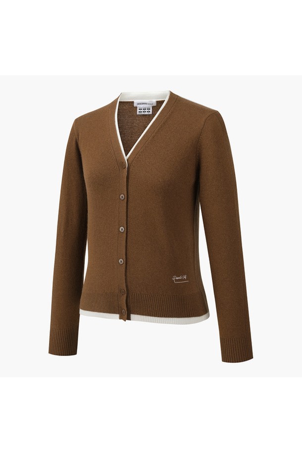 여성 캐시미어 혼방 브이넥 가디건 DR12WFKO1A는 가을, 겨울 시즌 골프룩을 위한 클래식하고 캐주얼한 스타일의 상의입니다. 브라운, 그레이, BRWG, MLGG 색상으로 출시되었으며, 부드러운 촉감의 캐시미어, 모, 레이온, 폴리에스터 혼방 소재로 제작되었습니다. 슬림핏 또는 레귤러핏으로 연출 가능하며, 긴소매와 무지 또는 배색 패턴의 브이넥 디자인이 특징입니다. 미니멀한 디자인으로 다양한 하의와 매치하여 세련된 골프 패션을 완성할 수 있습니다.
