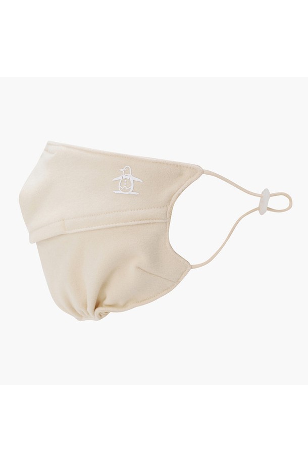 여성 방한 마스크 라이트베이지 MQ422LWMO7는 스포티와 캐주얼 스타일을 모두 아우르는 방한 마스크입니다. 폴리에스테르와 폴리우레탄 혼방 소재로 제작되어 보온 및 방한 기능을 제공하며, 겨울철 골프, 일상, 스노우 스포츠 활동에 적합합니다. 라이트베이지, 블랙, 라이트핑크 3가지 색상으로 출시되었으며, 귀걸이 스트링 조절 기능과 워머 디자인이 특징입니다. 아메리칸 헤리티지 스타일의 로고 또는 무지 패턴으로 디자인되어 다양한 스타일 연출이 가능합니다. 사이즈 조절이 용이하여 편안하게 착용할 수 있습니다.
