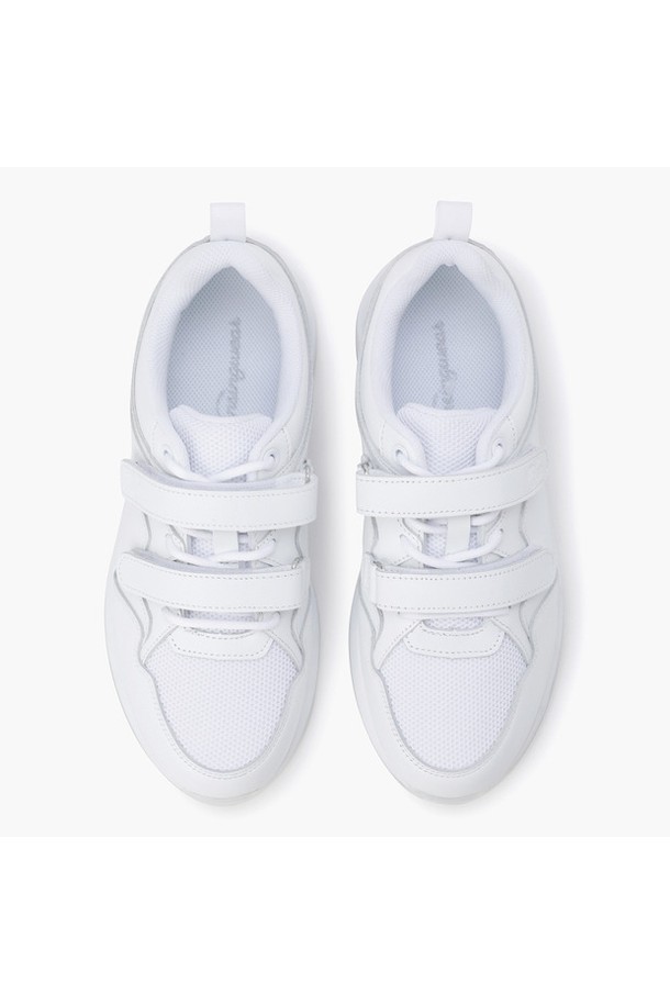 여성 투 벨크로 스파이크리스화 화이트(MQ122SSH16)는 골프 및 일상생활에서 활용 가능한 여성용 스파이크리스화입니다. 화이트와 실버 색상으로 출시되었으며, 여름 시즌에 적합한 디자인입니다. 천연가죽과 폴리에스터 소재를 사용하여 편안함과 내구성을 높였으며, 굽 높이는 3cm입니다. 메쉬 소재 적용으로 통기성을 강화하고, DSC 개발 중창을 통해 편안한 착용감을 제공합니다. 벨크로 여밈 방식과 신발가방이 포함되어 있으며, 클래식, 미니멀, 스포티한 골프룩에 잘 어울립니다.
